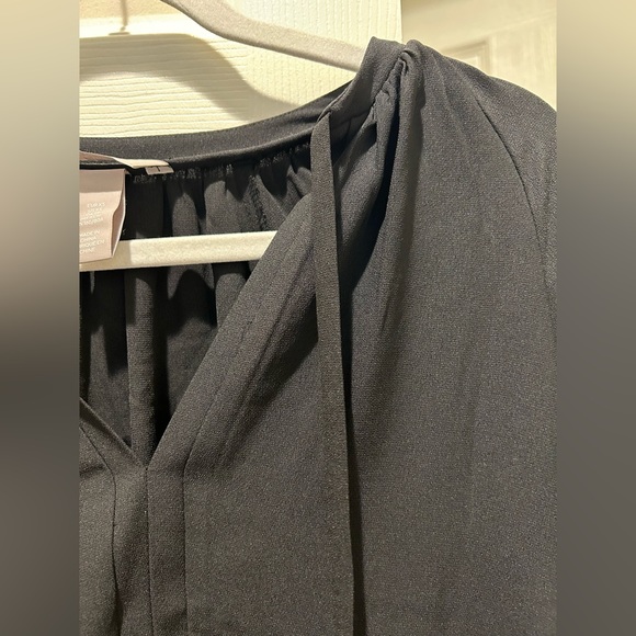 NWOT H&M Short-Sleeved Tie Detail Blouse - Picture 2 of 6